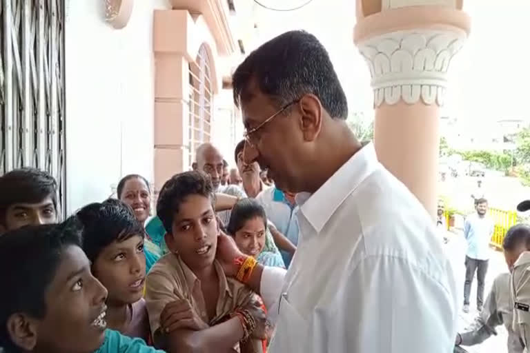 children enjoying rain holiday at Khajrana temple