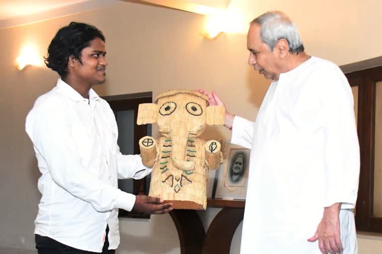 match stick Ganesh idol gift to CM Naveen by Sashwat Ranjan Sahu