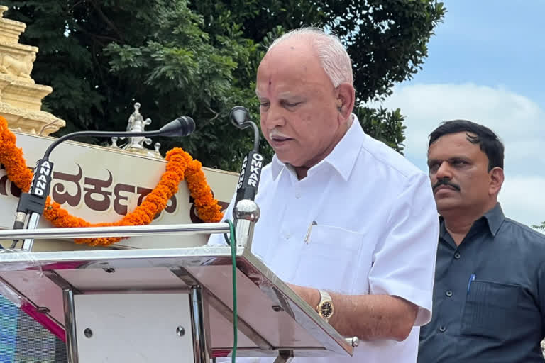 Yediyurappa flags off Savarkar Rath Yatra in Mysuru