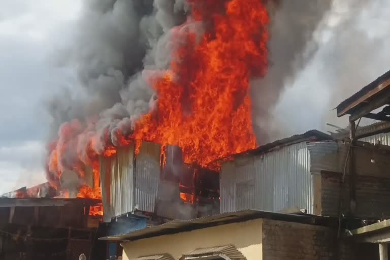 four-residential-houses-gutted-in-sopore-fire-mishap
