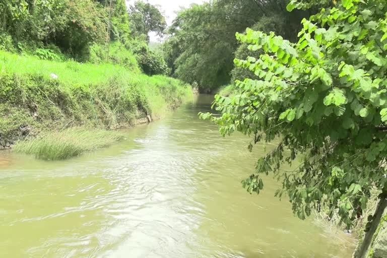 KALLAR RIVER  IDUKKI  NEDUMGANDAM  DROWNING  SAFETY MEASURES  കല്ലാര്‍  നെടുങ്കണ്ടം  മുന്നറിയിപ്പ് ബോര്‍ഡ്  idukki news  ഇടുക്കി വാർത്ത