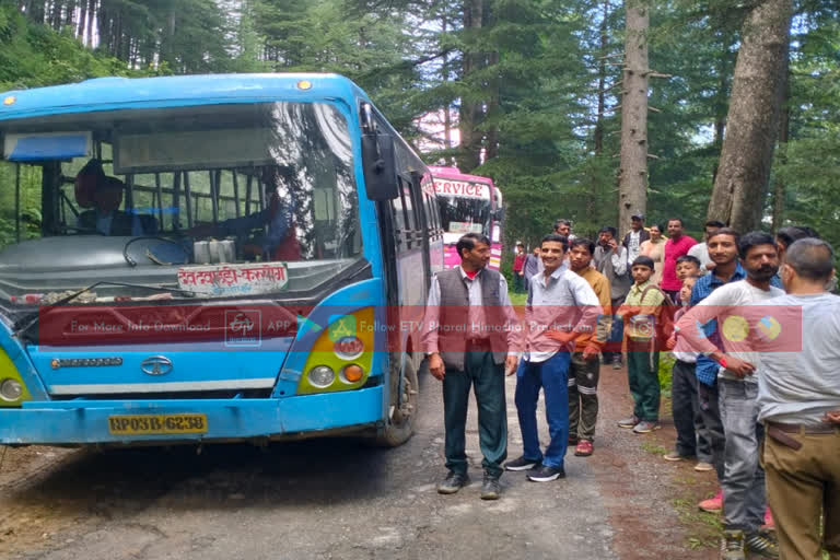 HRTC bus breakdown in Karsog