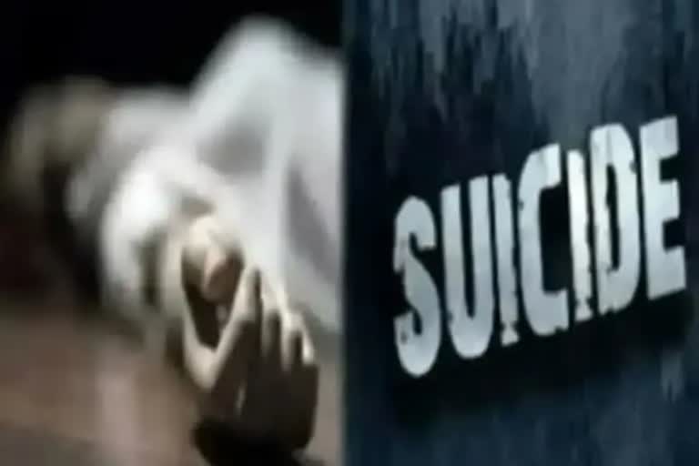 Suicide in love affair in Chhattisgarh