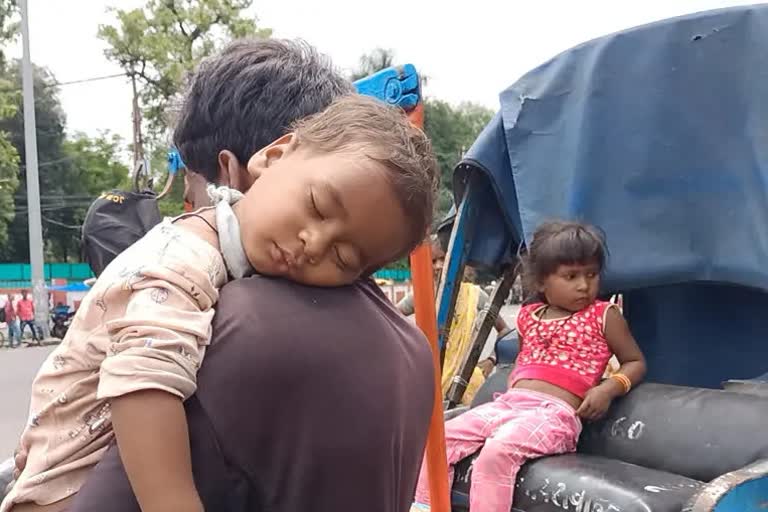 jabalpur-rikshaw-puller-father