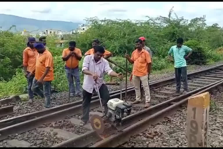 Trains halted due to crack in tracks at Vaniyambadi