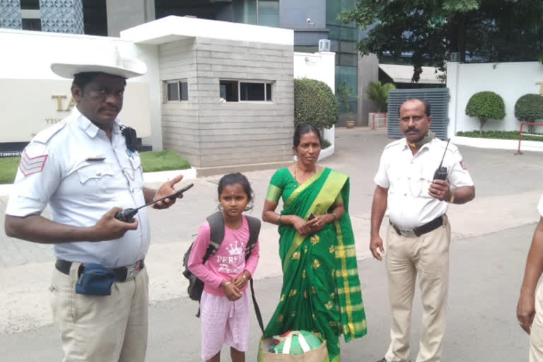 Bengaluru police help mother daughter to reunite after child was left on bus