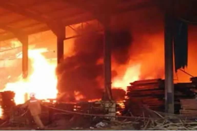 BIG BLAST IN FIRECRACKER FACTORY IN MEERUT OF UTTARPRADESH