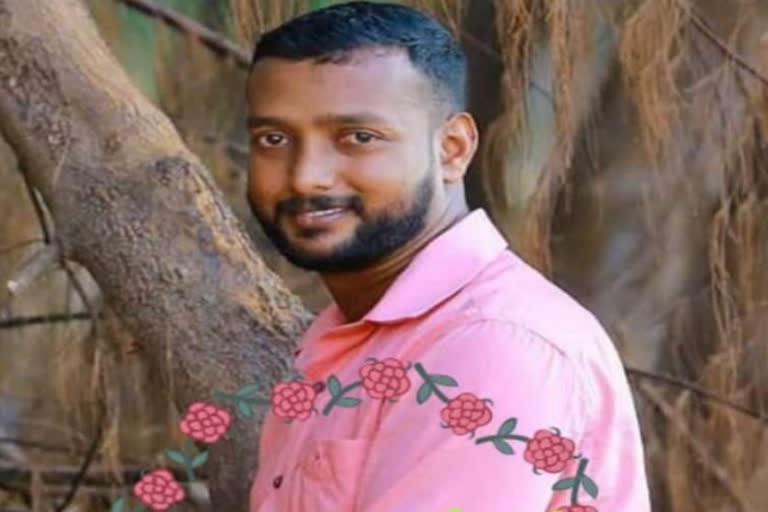 accident cheruvathur  ചെറുവത്തൂരിൽ കാറും ലോറിയും കൂട്ടിയിടിച്ചു  Car accident death in cheruvathur  Kasargod news  Kasargod news updates  latest news in Kasargod  latest news in kerala  കേരള വാര്‍ത്തകള്‍  കാറും ലോറിയും കൂട്ടിയിടിച്ച് യുവാവ് മരിച്ചു  പരിയാരം ഗവണ്‍മെന്‍റ് മെഡിക്കല്‍ കോളജ്‌  കണ്ണൂര്‍ ഗവണ്‍മെന്‍റ് മെഡിക്കല്‍ കോളജില്‍  പരിയാരം മെഡിക്കല്‍ കോളജ്