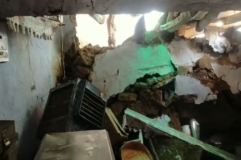 Shivpuri House Wall Collapsed
