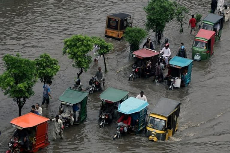 Pakistan floods death toll crosses 1,000