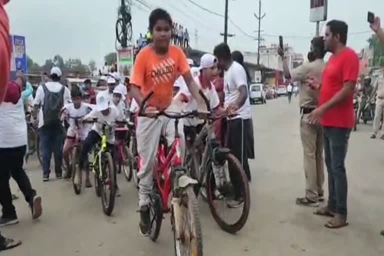 cyclothon has started with the message of health awarness