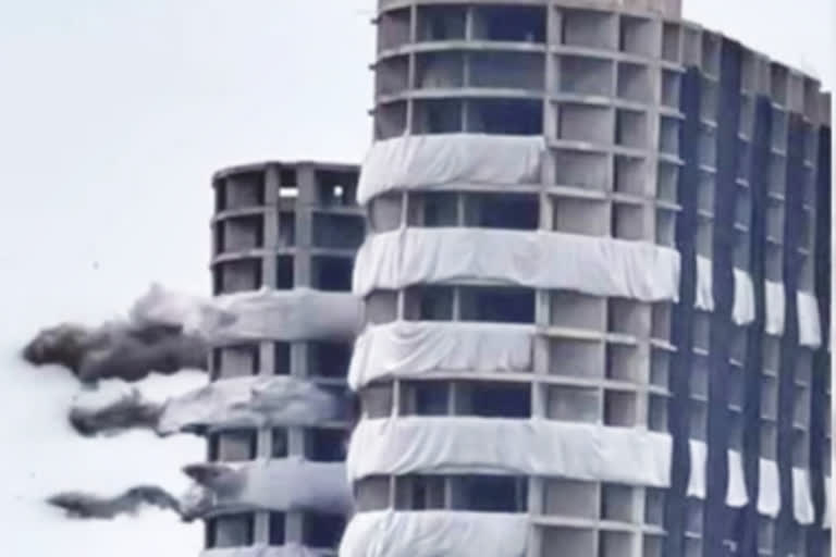 Noida twin tower demolition: Last moments of evacuation and a sleeping man!