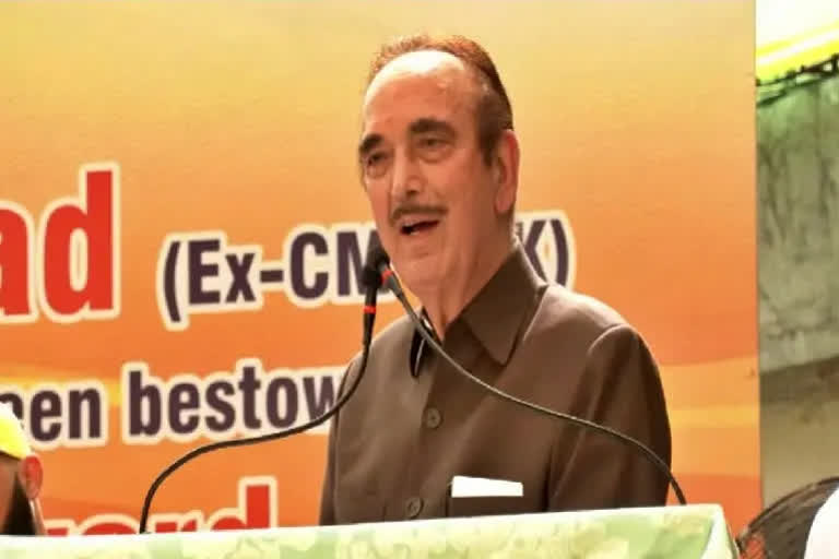 Supporters of Ghulam Nabi Azad hold meeting