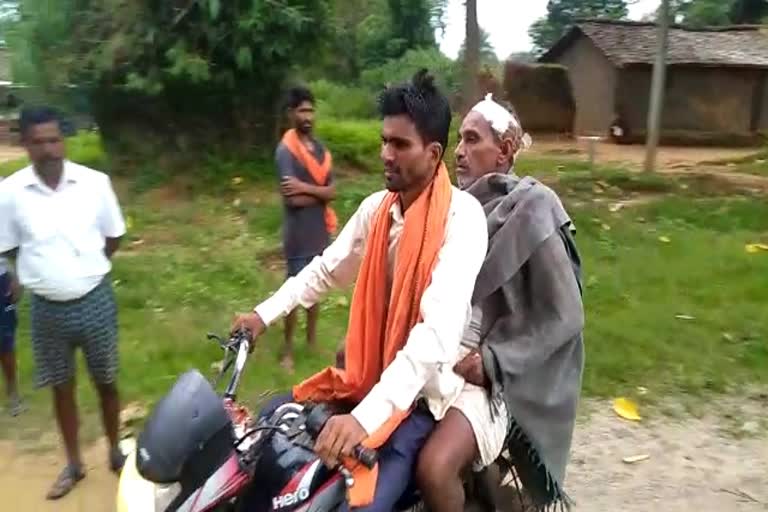 family member took patient with bike to 80 km to Gumla Sadar Hospital