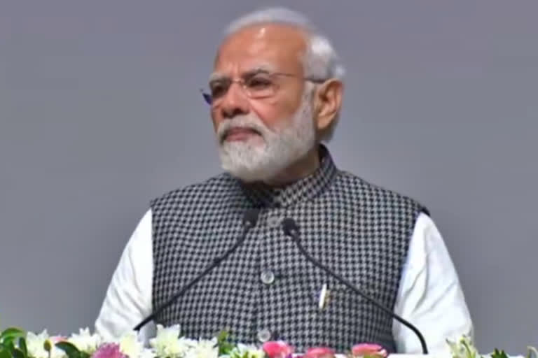 PM addresses a programme marking the commemoration of 40 years of Suzuki in India