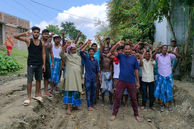 protest in jania demanding construction of road