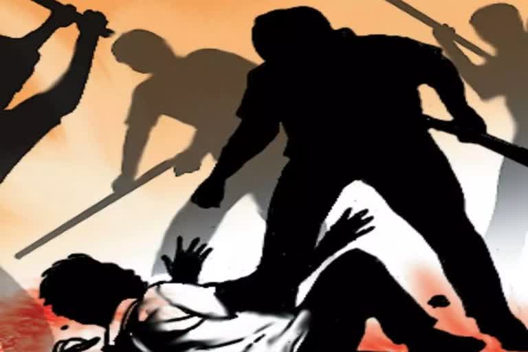 wife broke husband head due to mobile dispute Shahad Thane