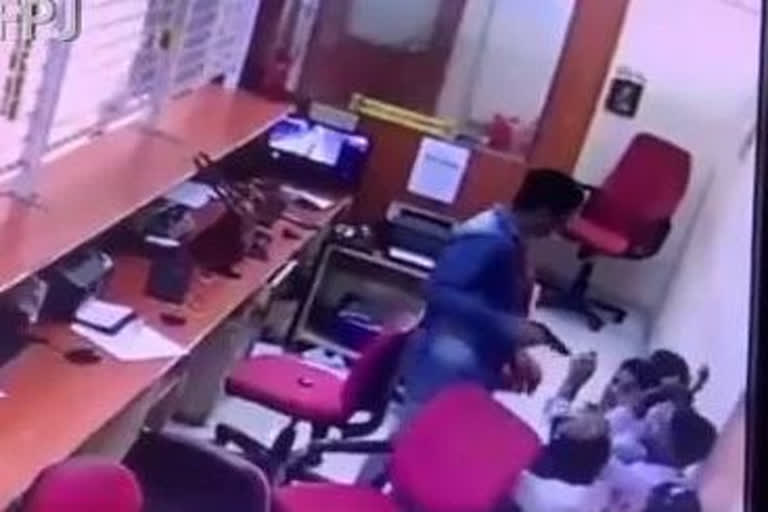 Robbery at Udaipur Gold Loan Agency