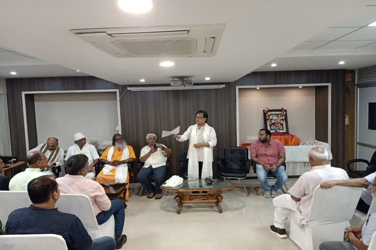 गंगा आरती को चालू रखने के लिए धार्मिक संगठनों की बैठक
