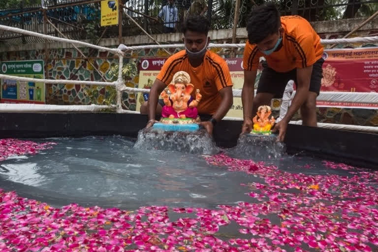 huge response from mumbaikars to artificial lake for immersion of more than 3 times ganesha idols