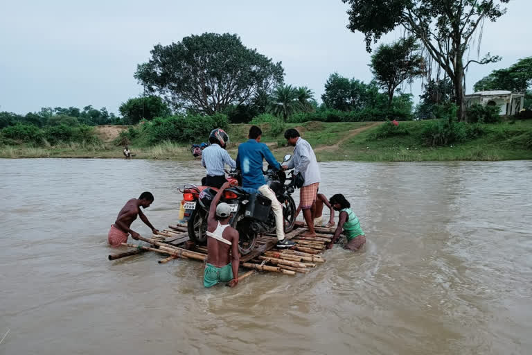 Bridge not completed over Kansabati River in Purulia