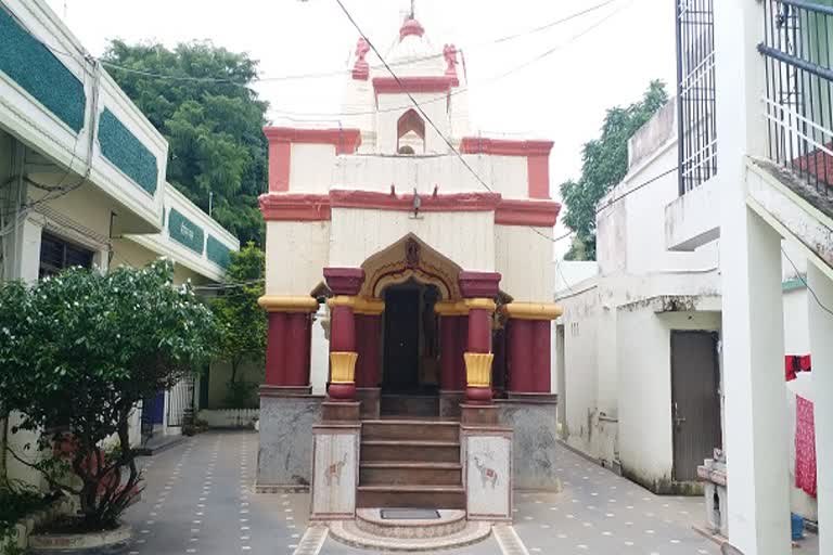 Unique ganesh temple of British era in Raipur