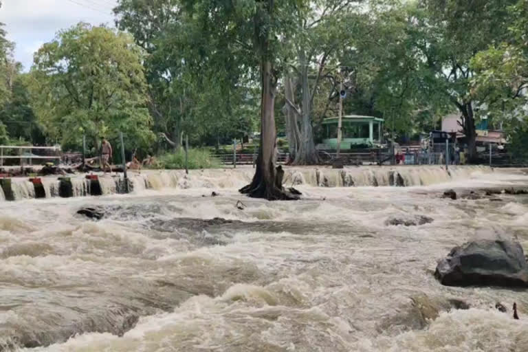 காவிரி ஆற்றில் தண்ணீர் வரத்து வினாடிக்கு ஒரு லட்சத்து 45 ஆயிரம் கன அடியாக அதிகரிப்பு