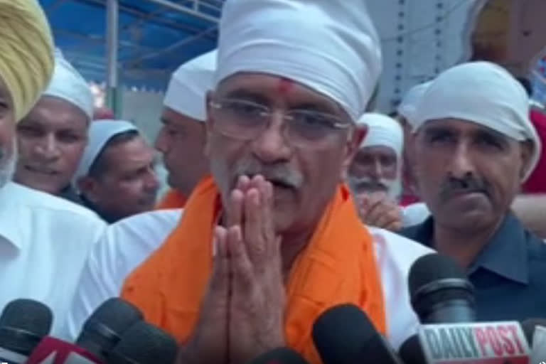 Gajendra Shekhawat bows his head at Gurudwara Amb Sahib in Mohali