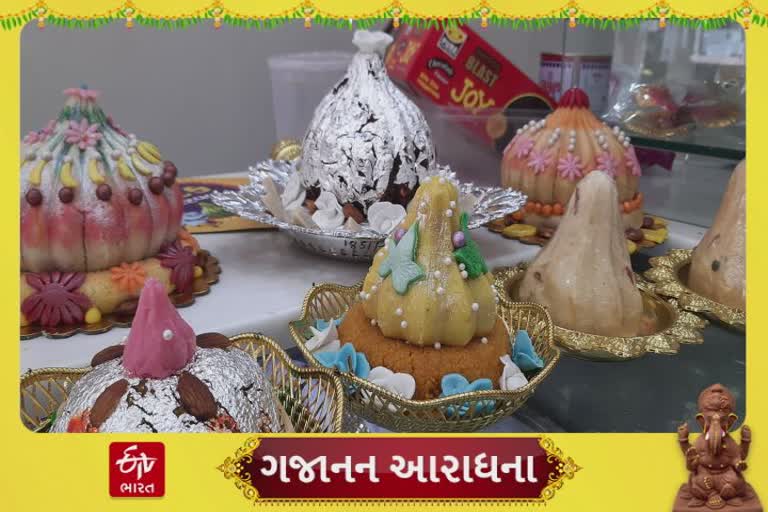 રંગબેરંગી 51થી વધુ પ્રકારના મોદક !