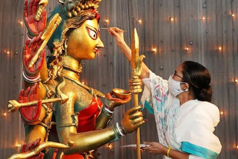 Mamata Banerjee declares Durga Puja one month Ahead to thank UNESCO