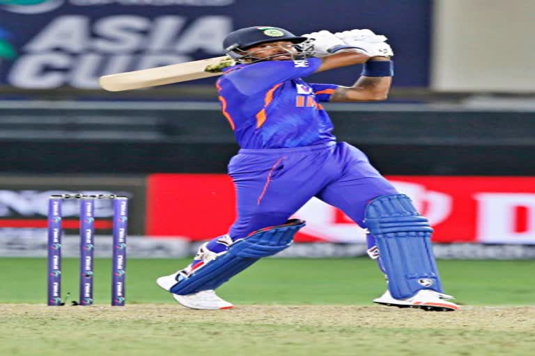 T20 all rounder rankings  Hardik Pandya reaches career best fifth position  ICC T20 All Rounder Rankings  Asia Cup 2022  Hardik Pandya  भारत के स्टार आलराउंडर हार्दिक पांड्या  आईसीसी टी20 आलराउंडर रैंकिंग  टी20 ऑलराउंडर रैंकिंग  सर्वश्रेष्ठ पांचवें स्थान पर पहुंचे हार्दिक