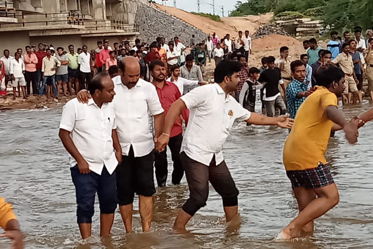 Ganesh idol immersion turns tragic