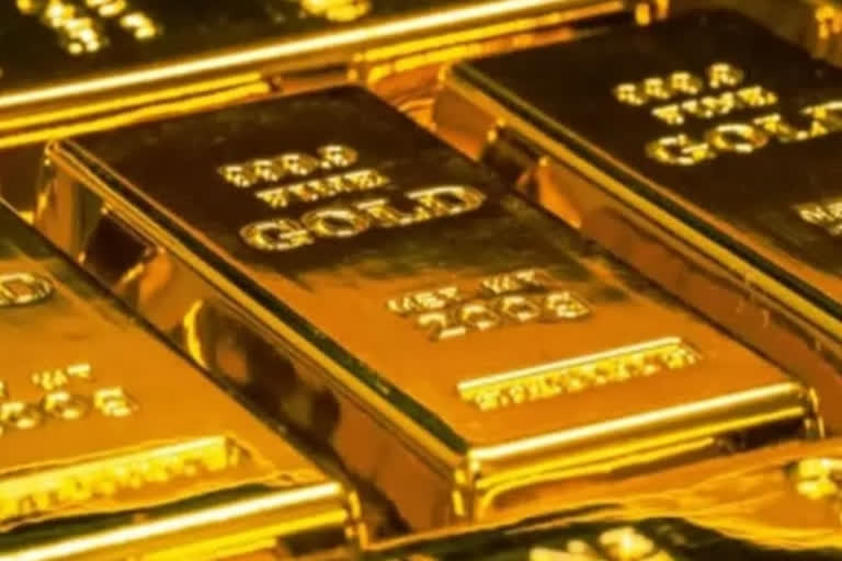 Gold worth Rs 86.7L seized from passenger at Lucknow airport