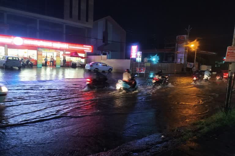 Palakkad  മഴക്കാലം  കാലവർഷം  ഓഗസ്റ്റിൽ ലഭിക്കുന്ന മഴ  തെക്കുപടിഞ്ഞാറൻ കാലവർഷം  kerala mansoon updation  kerala mansoon  പതിവുതെറ്റി മഴക്കാലം  ഓഗസ്റ്റിൽ മഴ കൂടുതൽ  കാലാവസ്ഥ നിരീക്ഷണ കേന്ദ്രത്തിന്‍റെ കണക്കുകൾ  മഴ ശക്തമായ മാസം  ഓഗസ്റ്റിൽ മഴ  2022 മഴ  പാലക്കാട് മഴ  palakkad rain  weather updates