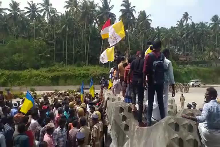 വിഴിഞ്ഞം തുറമുഖ സമരം  FISHERMAN PROTEST VIZHINJAM PORT  VIZHINJAM PORT PROTEST  VIZHINJAM PORT PROTEST UPDATE  വിഴിഞ്ഞം തുറമുഖ നിർമ്മാണത്തിനെതിരെ സമരം