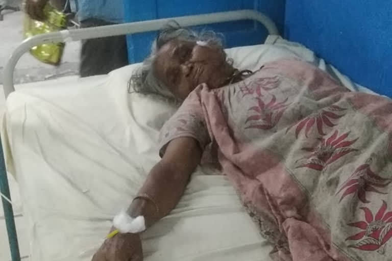 old-woman-allegedly-beaten-by-mgnrega-supervisor-in-jalpaiguri