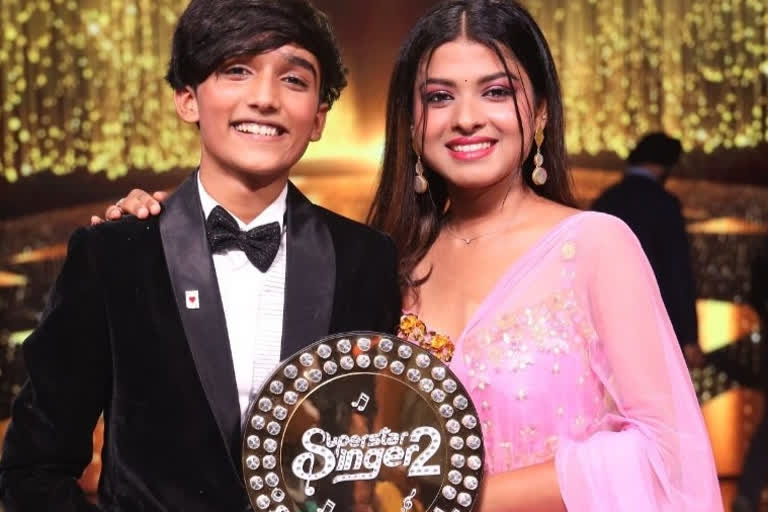 Mohammad Faiz lifts Superstar Singer 2 trophy