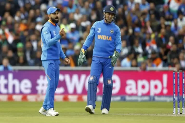 Only Dhoni texted me after I left Test captaincy, says Virat Kohli