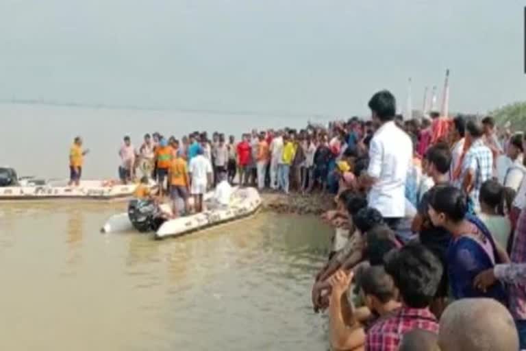 Etv BharatBoat Capsized In River Ganga Patna