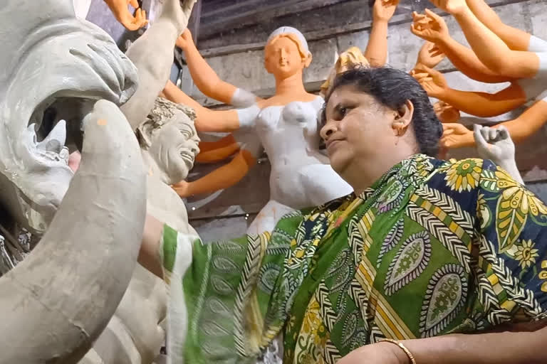 Arpita Paul takes to idol making after husbands demise in Raiganj