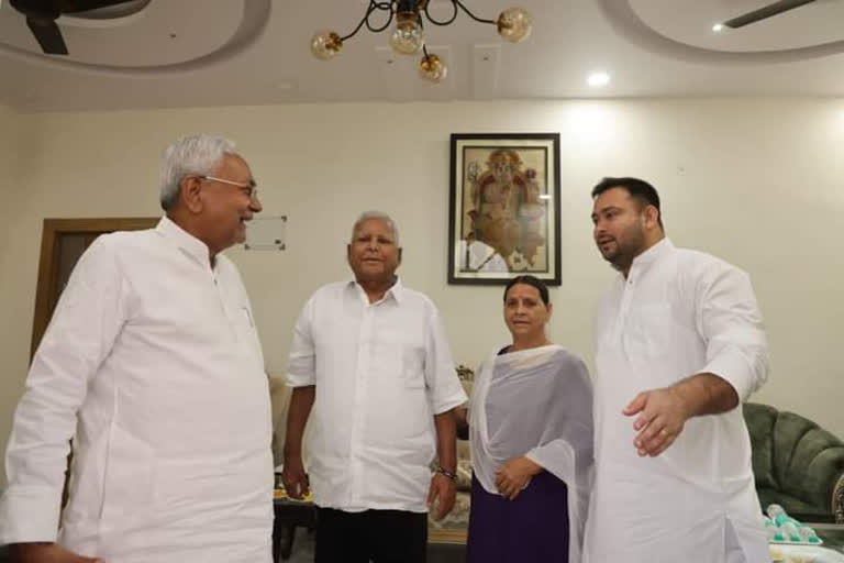 Nitish Kumar meets Lalu Prasad Yadav, will go to Delhi to talk to opposition leaders