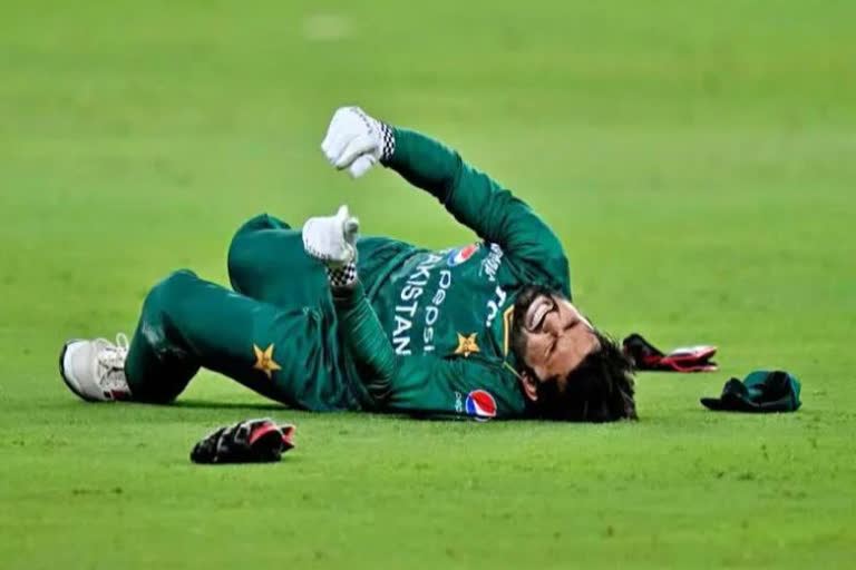 Mohammad Rizwan to undergo MRI scan after suffering leg strain