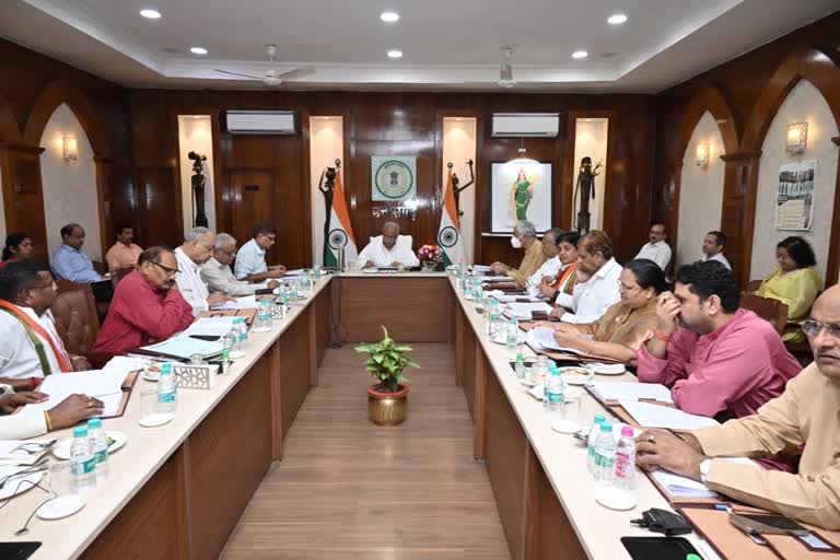bhupesh cabinet meet on teacher bharti