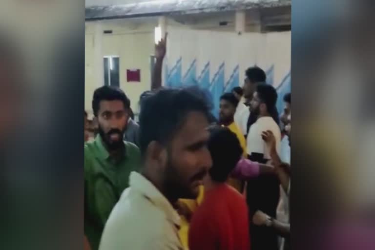 sfi issue  Student were injured in SFI attack in kasargod  എസ്എഫ്ഐ ആക്രമണം  ആരോഗ്യ സര്‍വകലാശാല കലോത്സവത്തിനിടെ എസ്എഫ്ഐ ആക്രമണം  എസ്‌എഫ്ഐ  കാസർകോട് ആക്രമണം  കാസർകോട് വാര്‍ത്തകള്‍  kasargod news  kasargod news updates  latest news in kasargod