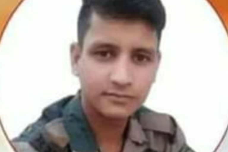 Pauri Army jawan Komal Khushal dies