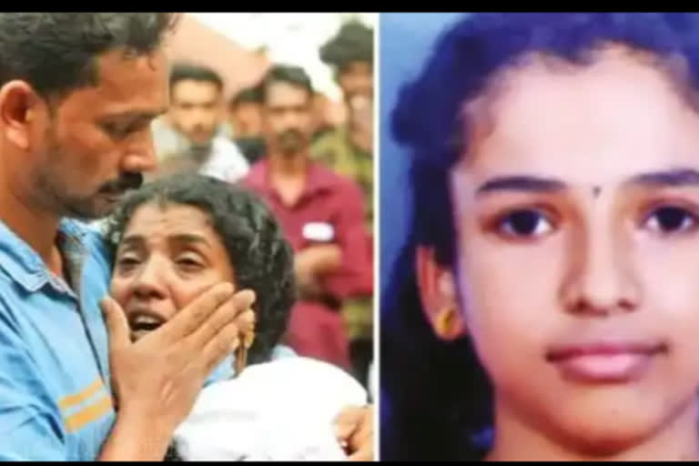 her daughter was biten by germen shepherd dog  Abhiramis mother  Abhiramis mother reveals  Abhiramis death  Abhiramis death latest news  Abhiramis death latest upation  pathanamthitta latest news today  മകളെ കടിച്ചത് ജര്‍മ്മന്‍ ഷെപ്പേര്‍ഡ്  ജര്‍മ്മന്‍ ഷെപ്പേര്‍ഡ് വളർത്തു നായ  വെളിപ്പെടുത്തലുമായി അഭിരാമിയുടെ അമ്മ  കഴുത്തില്‍ ബെല്‍റ്റും തുടലുമുണ്ടായിരുന്നു  അഭിരാമിയുടെ അമ്മ  ശുശ്രൂഷകള്‍ ചെയ്‌തത് കുട്ടിയുടെ പിതാവ്  സംസ്‌കാരം നാളെ  അഭിരാമിയുടെ മരണം  അഭിരാമിയുടെ മരണം ഏറ്റവും പുതിയ വാര്‍ത്ത  അഭിരാമിയുടെ മരണം ഇന്നത്തെ പ്രധാന വാര്‍ത്തകള്‍  പത്തനംതിട്ട ഏറ്റവും പുതിയ വാര്‍ത്ത