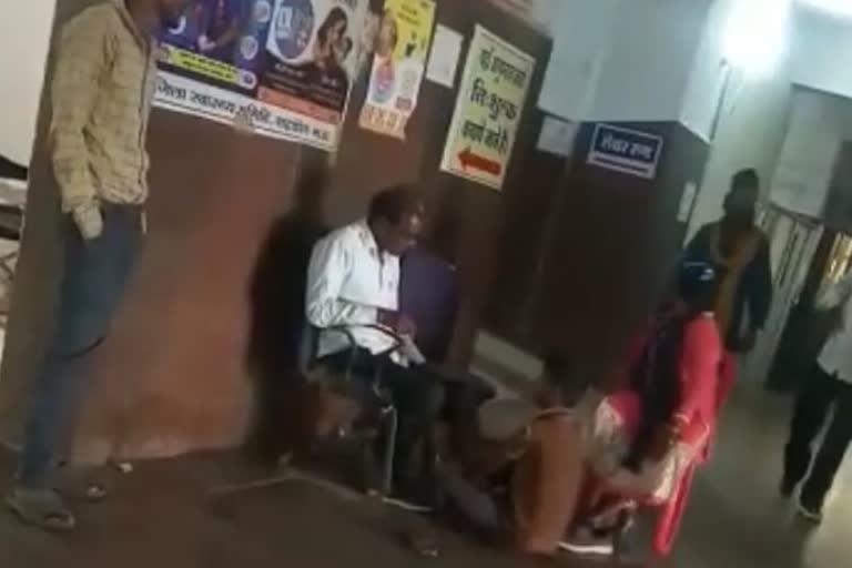 Shahdol Hospital Employees Taking Foot Massage