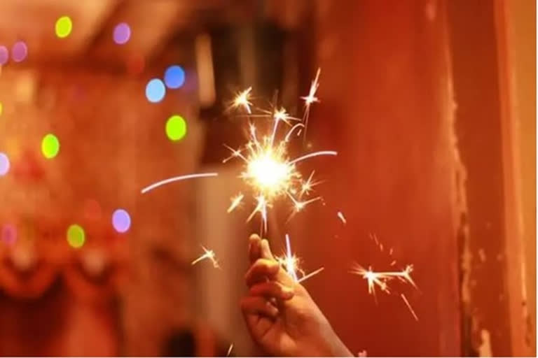 Delhi imposes complete ban on firecrackers till Jan 1, 2023