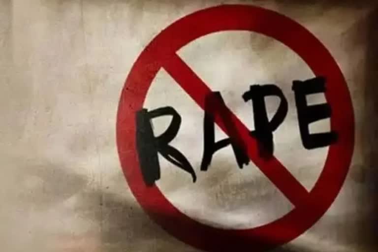 belagavi gang rape  ബെലഗാവി കൂട്ട ബലാത്സംഗം  കർണാടകയിൽ യുവതിയെ കൂട്ട ബലാത്സംഗം ചെയ്‌തു  കർണാടകയിൽ കൂട്ട ബലാത്സംഗം  karnataka crime news  woman gang raped in belagavi  കൂട്ട ബലാത്സംഗം  കര്‍ണാടക ബലാത്സംഗം അറസ്റ്റ്  യുവതിയെ കൂട്ട ബലാത്സംഗം ചെയ്‌തു  woman gang raped  belagavi