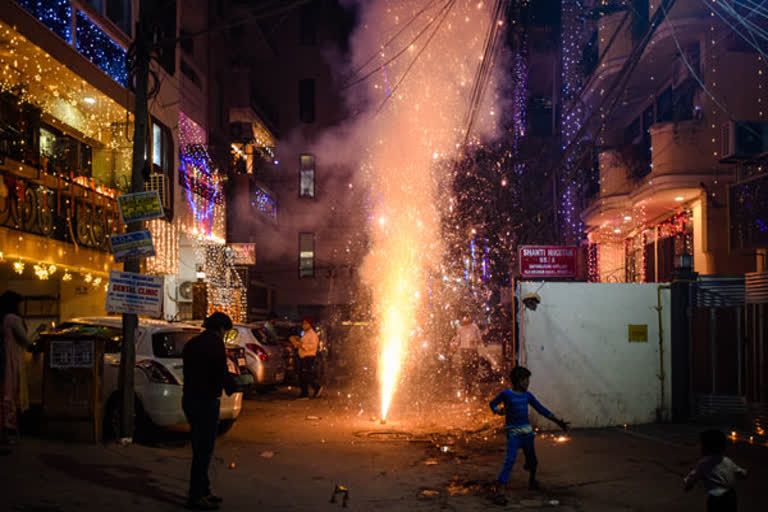 Delhi imposes complete ban on firecrackers till Jan 1, 2023